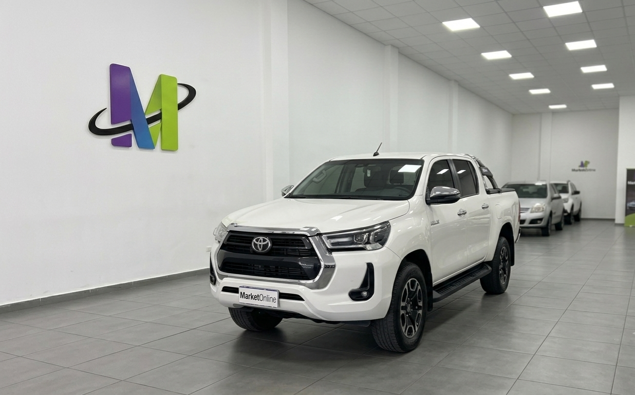 TOYOTA HILUX SRX