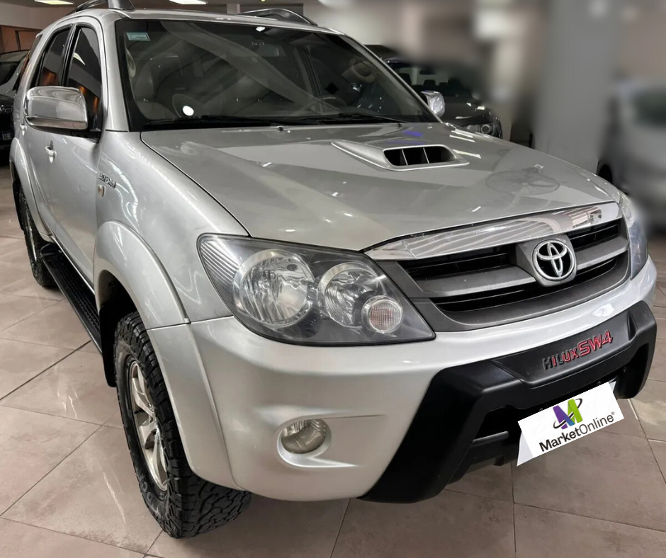 Toyota Hilux SW4 3.0 Srv Cuero